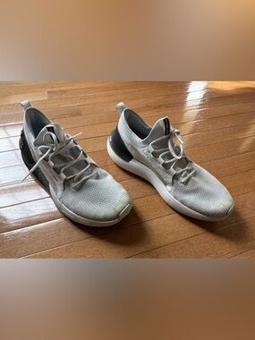 Size 13 Men’s Under Armour HOVR Phantom 3 Texas Tech Running Shoes White